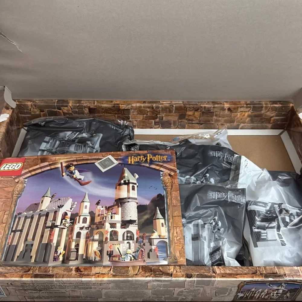 LEGO Harry Potter Hogwarts Castle 2001 (4709) - Picture 4 of 4